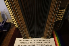 Instrumenty 20a Harmonia trzyrzędowa polska 24 basy P. Stamirowski (Warszawa) dar Pani Alicji Chmielewskiej z Białej Rawskiej (1)