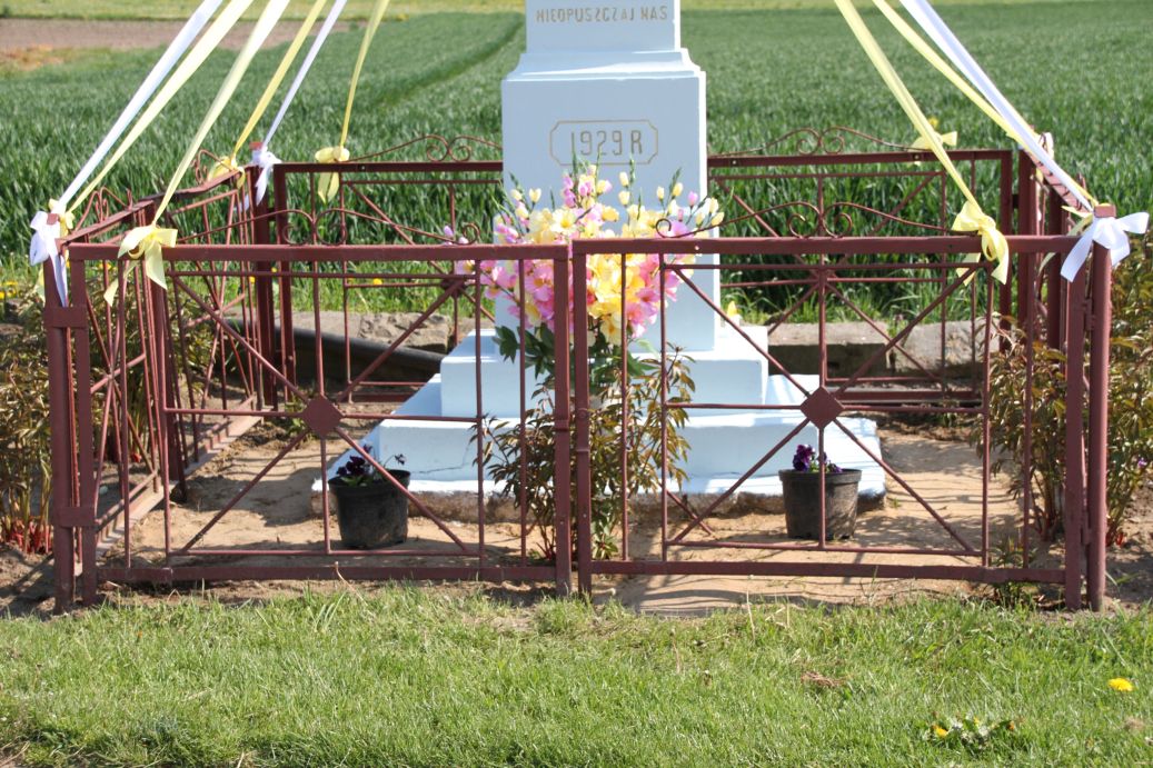 2020-05-10 Wylezinek kapliczka nr2 (2)