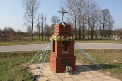 2019-03-31 Wólka Jagielczyńska kapliczka nr1 (9)