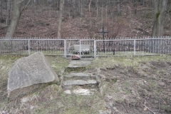 2014-04-21 Inowłódz - pomnik (1)