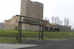 2013-11-17 Inowłódz - Ruiny zamku (1)