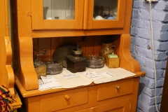 Szafa 14a kredens z witryną