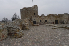 2014-01-05 Inowłódz - Ruiny zamku (12)