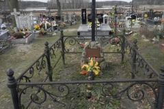 2011-02-09 Krzemienica - cmentarz parafialny (2)