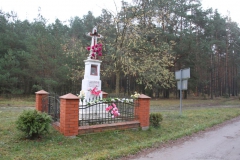 2019-11-10 Misiakowiec kapliczka nr1 (14)