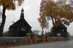 2011-10-30 Czerniewice - kościół drewniany (26)