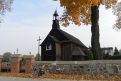 2011-10-30 Czerniewice - kościół drewniany (5)