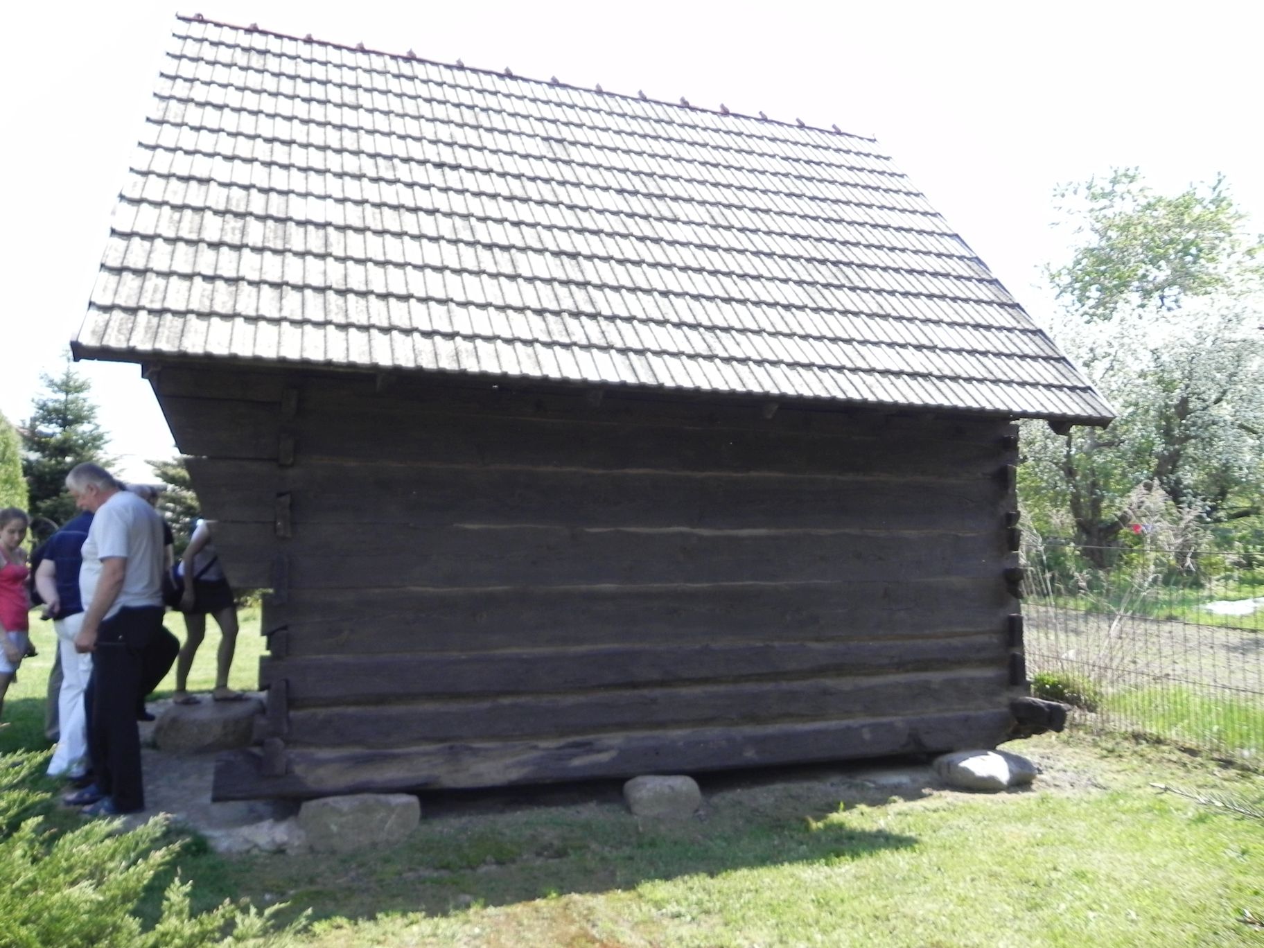 2012-05-03 Lipce Reymontowskie. Wycieczka rowerowa do Lipiec Reymontowskich, która była impulsem do stworzenia Ludowego Muzeum Wsi Rawsko-Opoczyńskiej. 2012-05-03 Lipce Reymontowskie - galeria staroci (55)