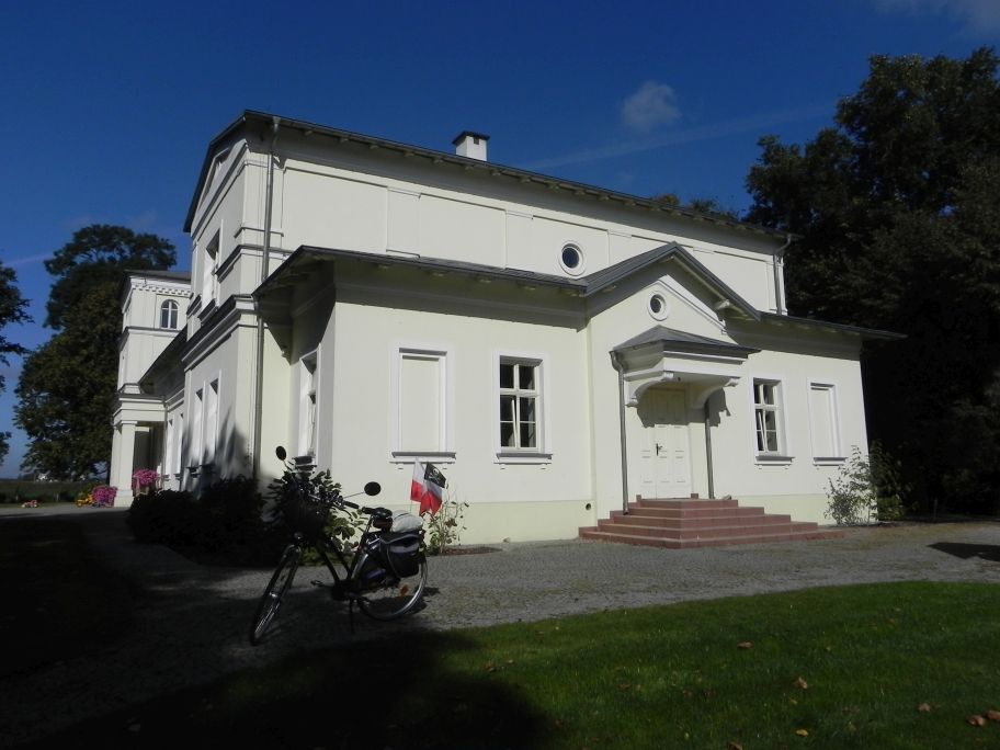 2011-10-02 Rylsk - pałac (23)