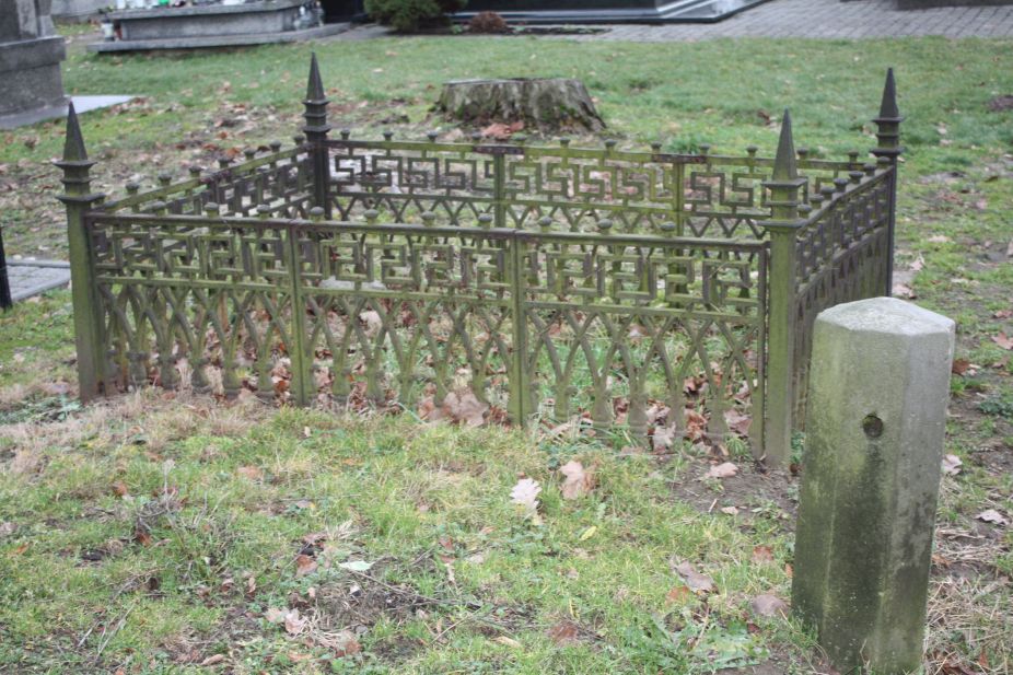 2018-12-31 Rzeczyca - cmentarz parafialny (34)