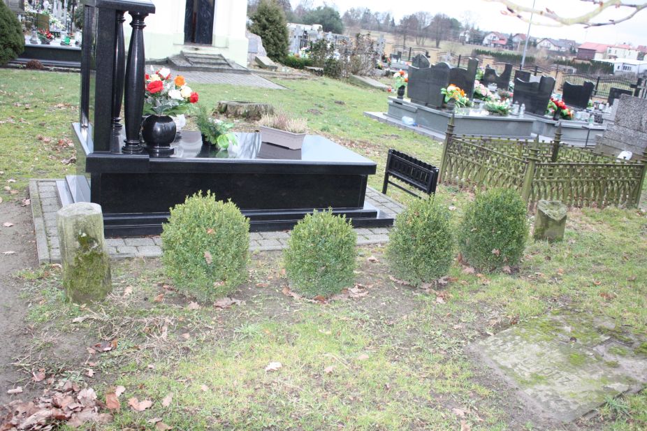 2018-12-31 Rzeczyca - cmentarz parafialny (47)