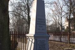 2019-02-09 Wysokienice - pomnik (3)