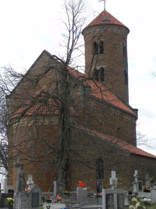 2011-04-10 Inowłódz - kościół mur. św. Idziego (34)