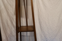 Przedmiot 36a kwietnik drewniany duży