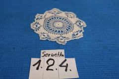 Serwetka 124 biała robiona na szydełku