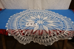 Serwetka 145 biała robiona na szydełku