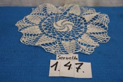 Serwetka 147 biała robiona na szydełku