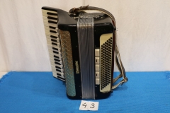 Instrumenty 43a akordeon Weltmeister czarny (085)