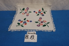 Serwetka 88a biała wyszywana