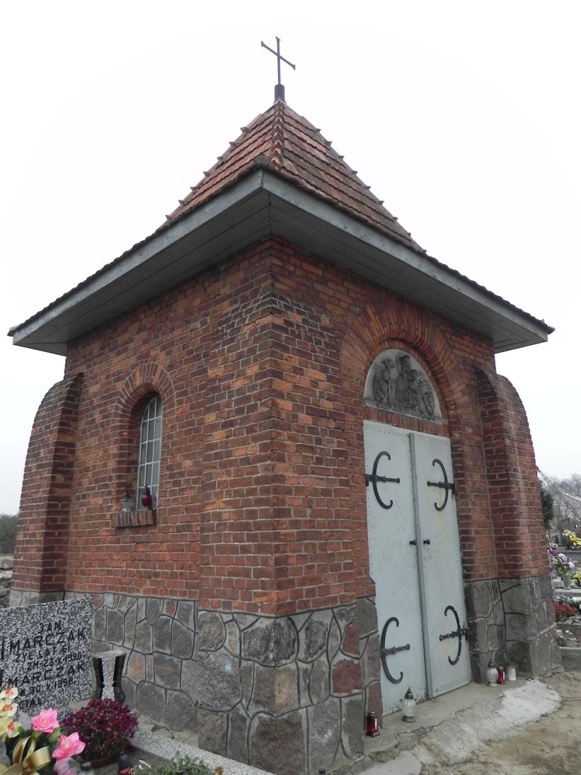 2011-11-19 Cielądz - cmentarz parafialny (10)
