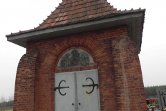 2011-11-19 Cielądz - cmentarz parafialny (5)