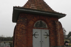 2011-11-19 Cielądz - cmentarz parafialny (8)