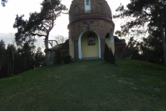 2011-04-10 Łęgonice Nowe - kościół murowany (1)