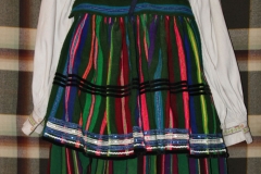 20 Kiecka wełniak + koszula damska + zapaska do pasa