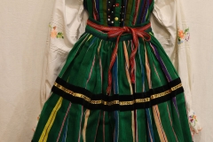 30 Kiecka wełniak + koszula damska + zapaska do pasa