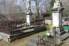 2011-04-10 Inowłódz - cmentarz parafialny (11)