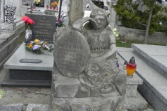 2011-04-10 Inowłódz - cmentarz parafialny (22)