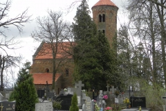 2011-04-10 Inowłódz - cmentarz parafialny (6)