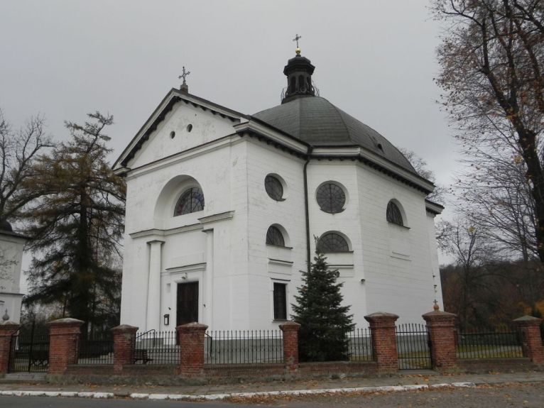 2011-11-10 Radziejowice - kościół murowany (10)