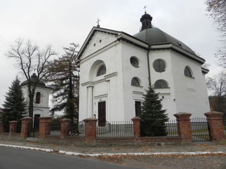 2011-11-10 Radziejowice - kościół murowany (52)