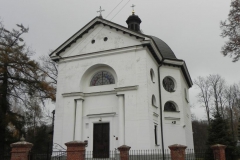 2011-11-10 Radziejowice - kościół murowany (6)