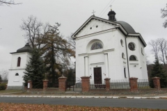 2011-11-10 Radziejowice - kościół murowany (8)