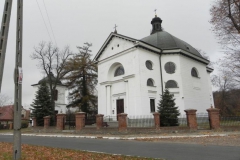 2011-11-10 Radziejowice - kościół murowany (9)