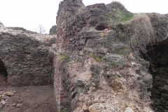 2011-04-17 Inowłódz - ruiny zamku (10)