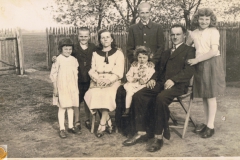 1941-06-01 Rodzina w komplecie.