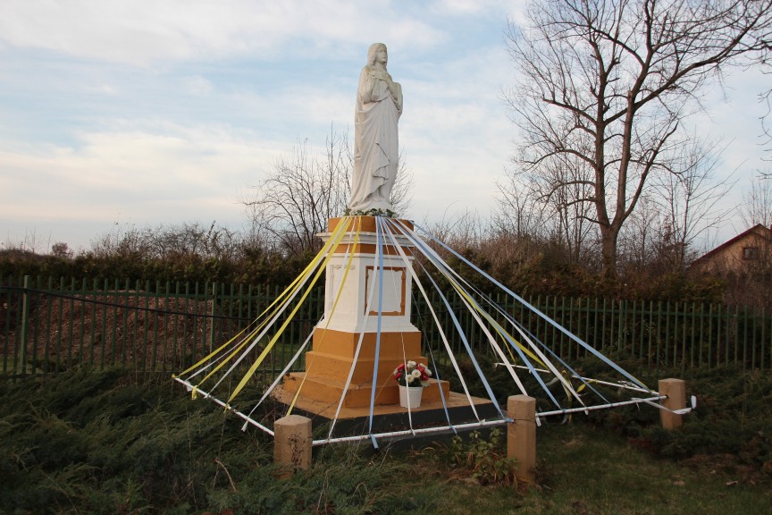 2020-12-05 Wrzeszczów kapliczka nr3 (18)