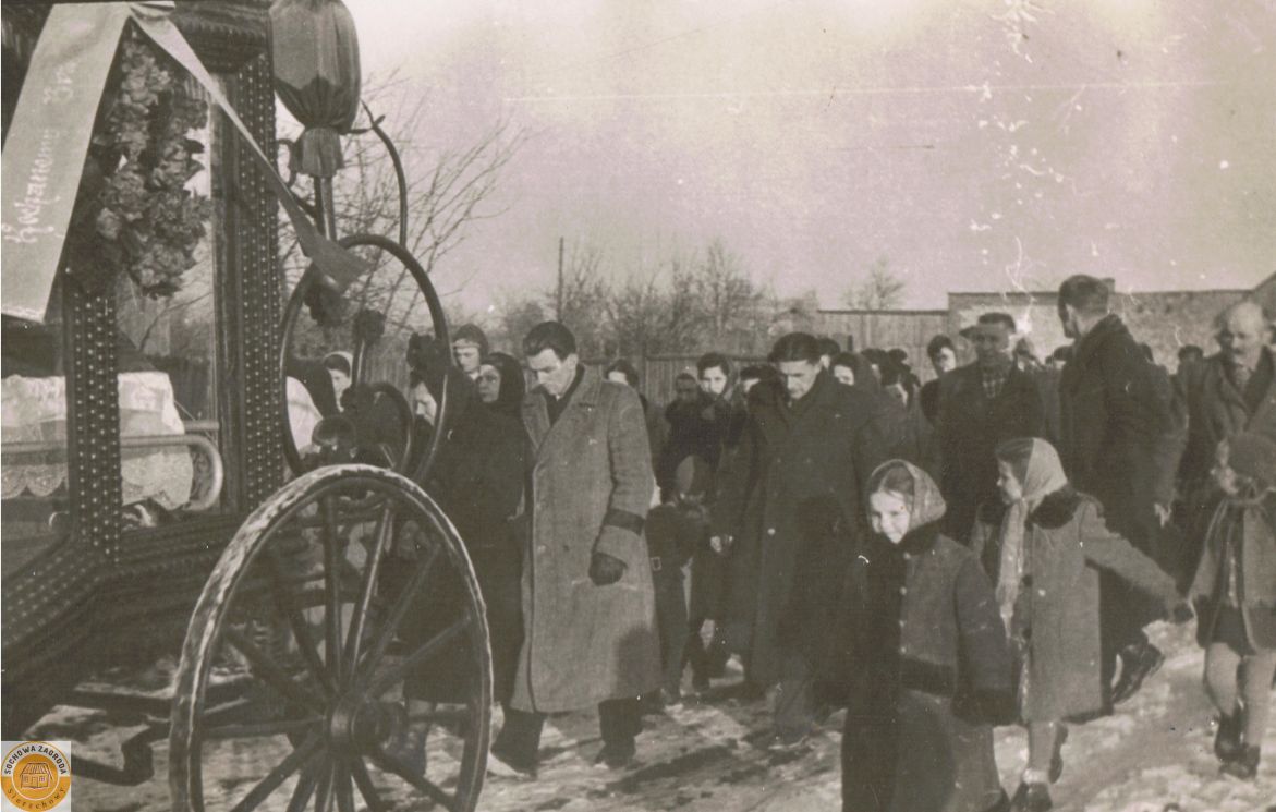 1981-01 Cielądz - Szymon Kosiacki, pogrzeb (3)