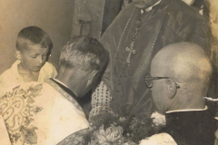 1961.06.12 Sierzchowy - kardynał StefanWyszyński, dziekan z Rawy, ks. Rżysko, p. Szarpak, Janek Król