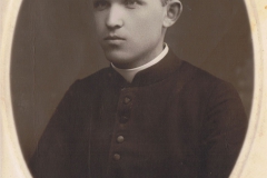 1925r. Ksiądz Józef Dziki