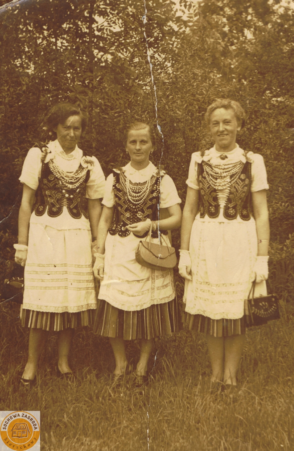 1950r. Chorzęcin - Barbara Ogórek, Alina Rybak i Maria Wojciechowska