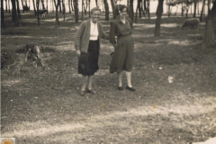 1953r. Krzykowice koło Wolborza - Maria Wojciechowska, Barbara Ogórek