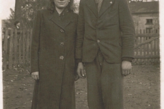 1951-02-08 Danuta z mężem